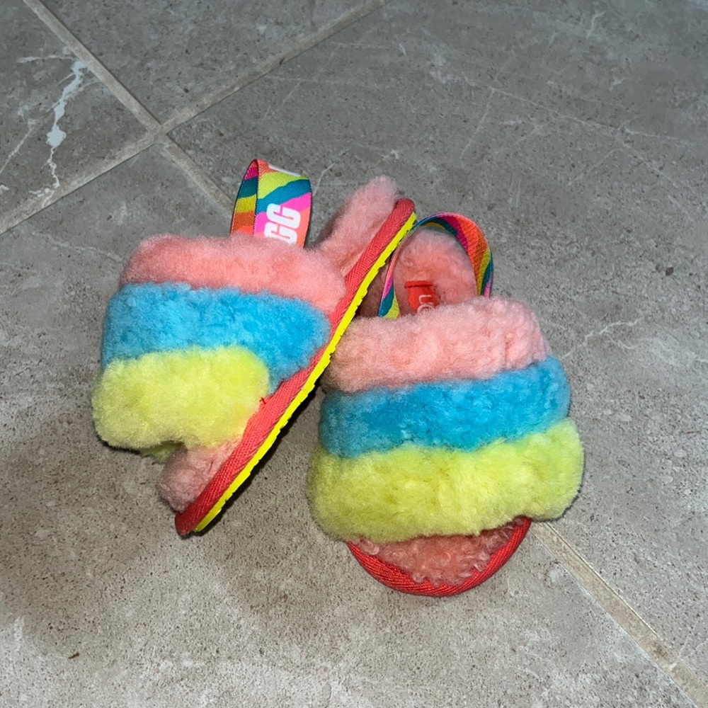 Toddler UGG fluff yeah slides size 6
